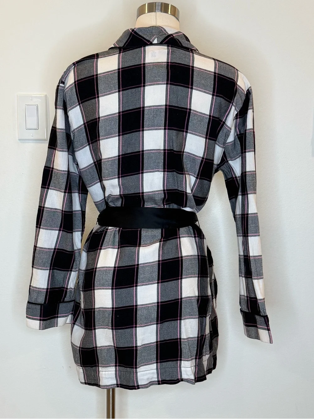 Victoria's Secret Black White Gray Plaid Robe with Pink Accents